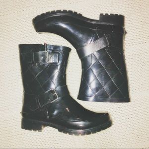 Black Sperry rain boots